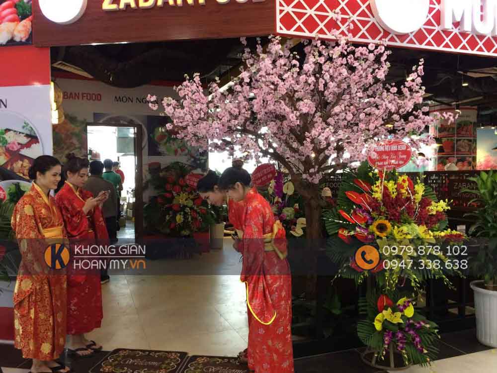 Thi C&ocirc;ng C&acirc;y Hoa Giả