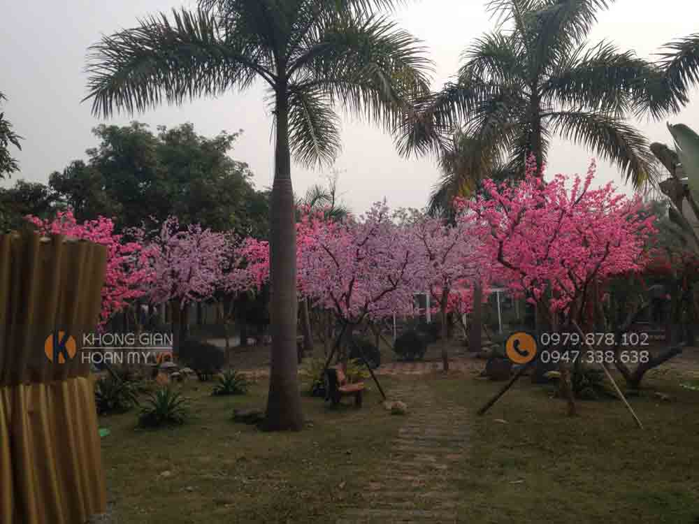 Thi C&ocirc;ng C&acirc;y Hoa Giả