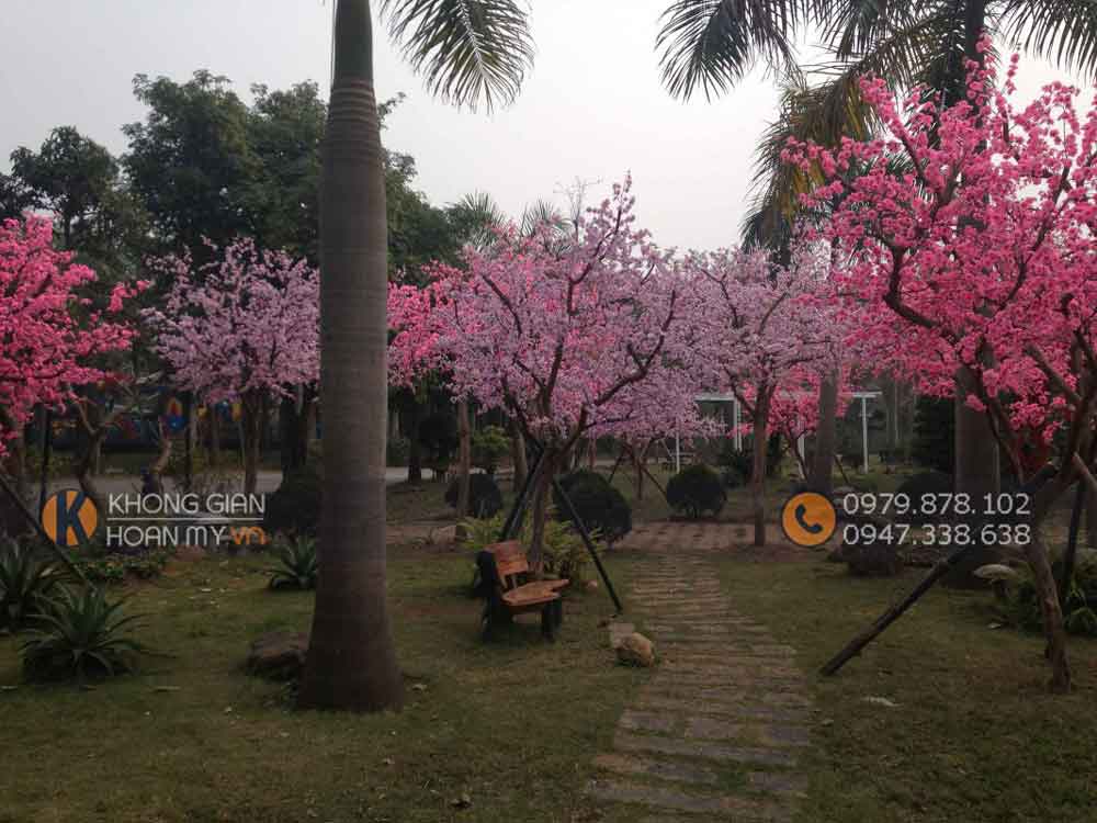 Thi C&ocirc;ng C&acirc;y Hoa Giả