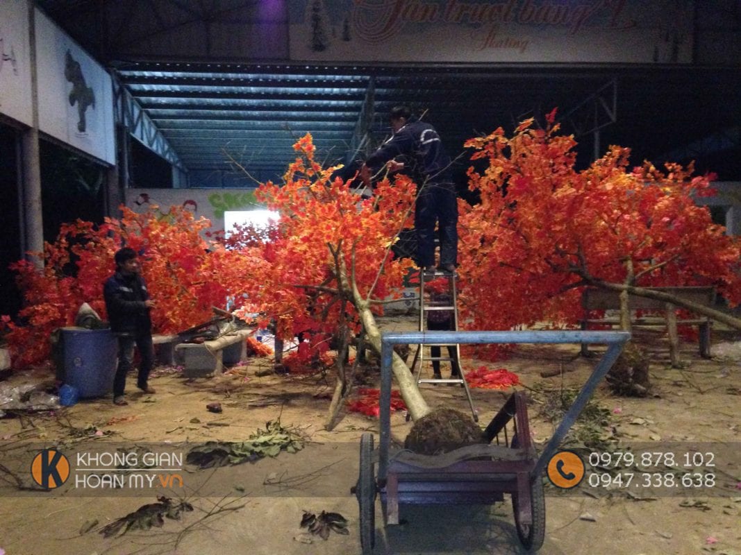 Thi C&ocirc;ng C&acirc;y Hoa Giả