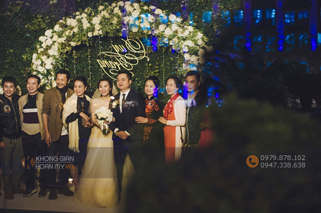 Thi C&ocirc;ng C&acirc;y Hoa Giả